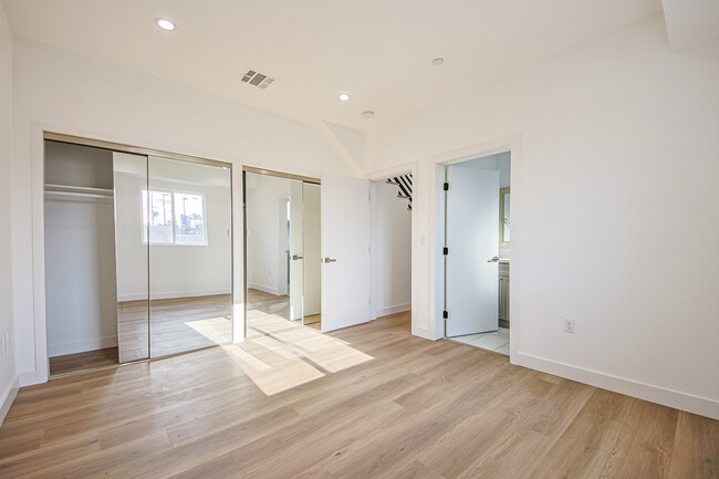 Building Photo - 11441 Hatteras St