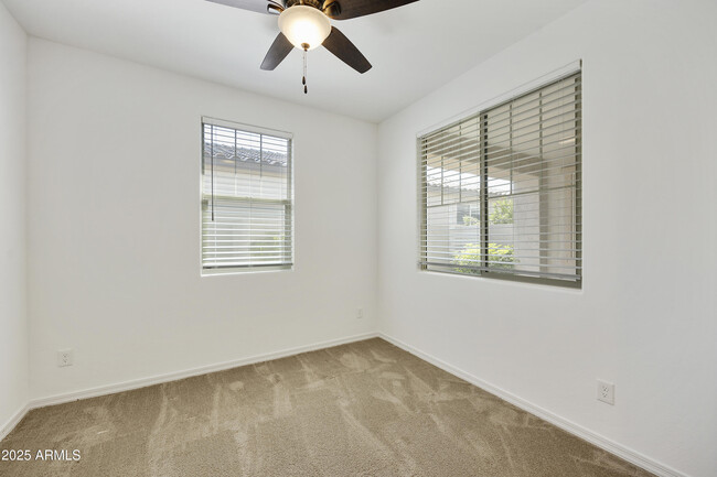 Building Photo - 5854 S Del Rancho