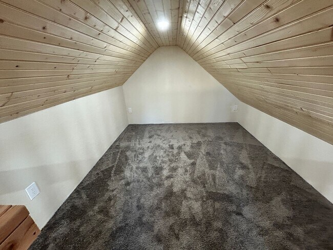 Building Photo - Highview Dr (MN)