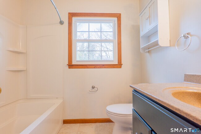 Building Photo - 9 Pleasant St