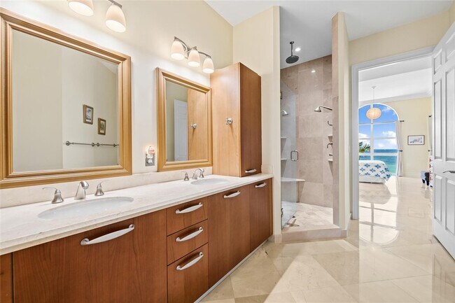 Building Photo - 4444 El Mar Dr