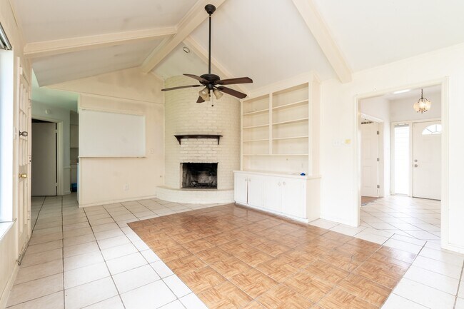 Building Photo - 8819 Hazen St