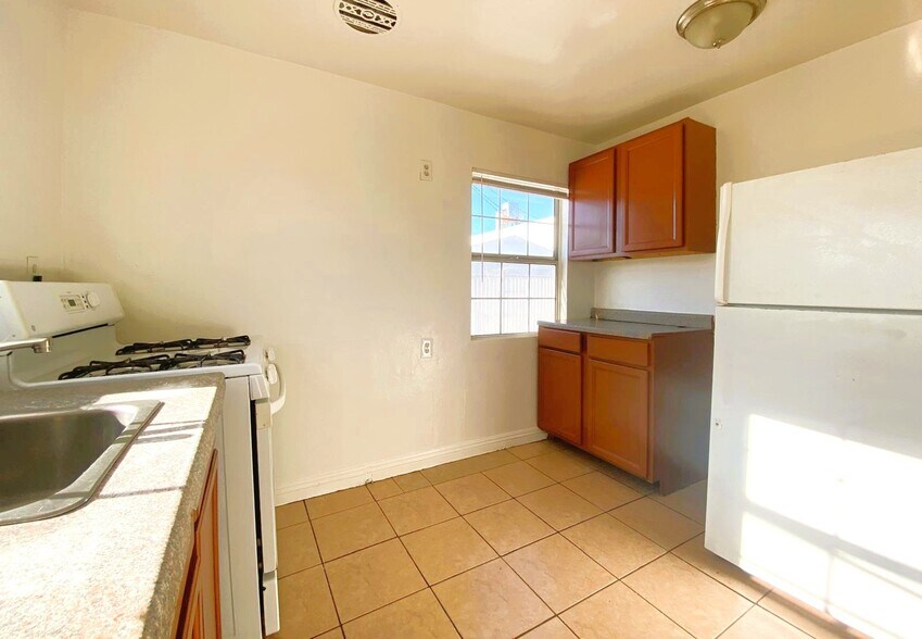 Building Photo - 15544 Eighth St