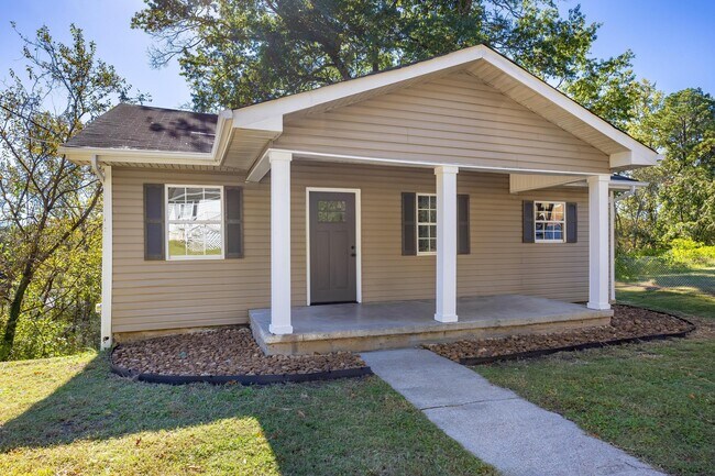 Building Photo - 5350 Slayton Ave