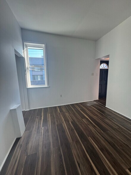 Building Photo - 2201 N 5th St