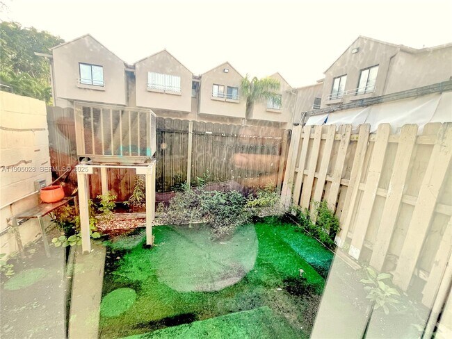 Building Photo - 5712 W 25th Ct