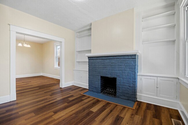 Building Photo - Completely Renovated 3 Bedroom Home in Hig...