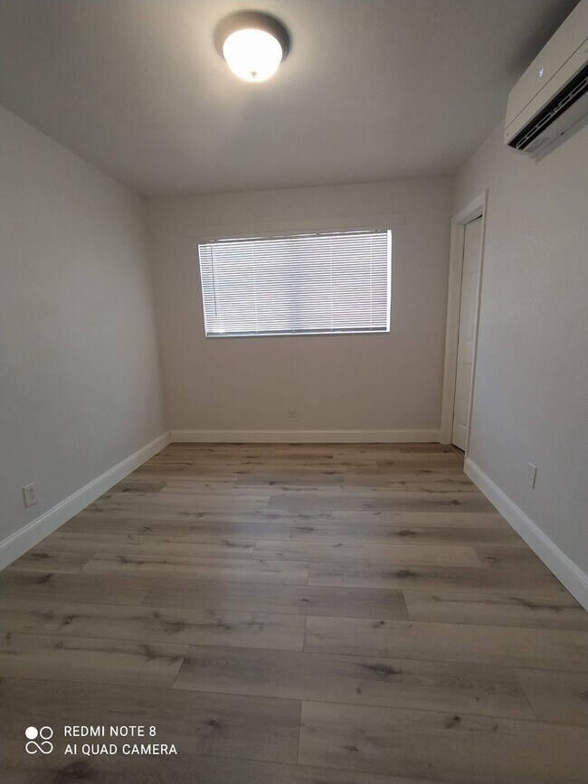 Building Photo - LC 06:125 SW 5th CT