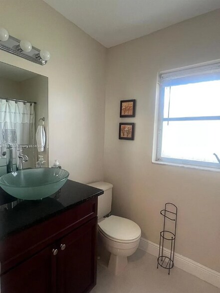 Building Photo - 18906 Schooner Dr