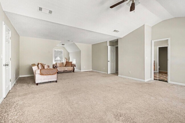 Building Photo - Spacious 5 Bedroom Home with Flexible Living Space & Huge Backyard