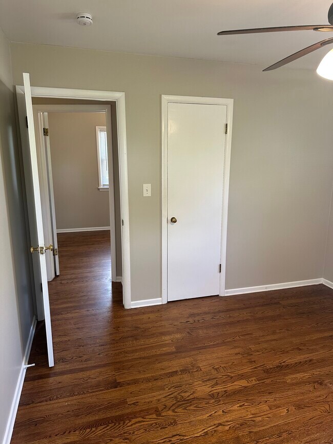 Building Photo - 4005 N Jackson Ave