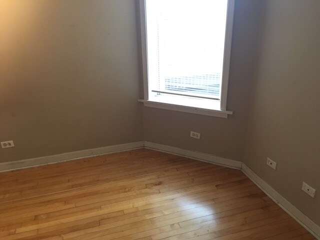 Building Photo - 1703 W Nelson St