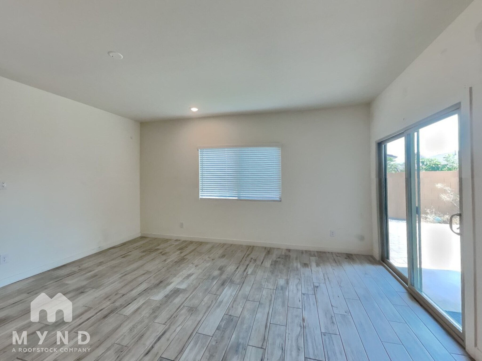 Building Photo - 961 E Wiley Way