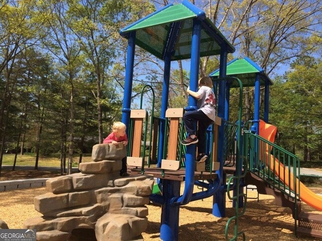 Building Photo - 788 Sherwood Rd N W