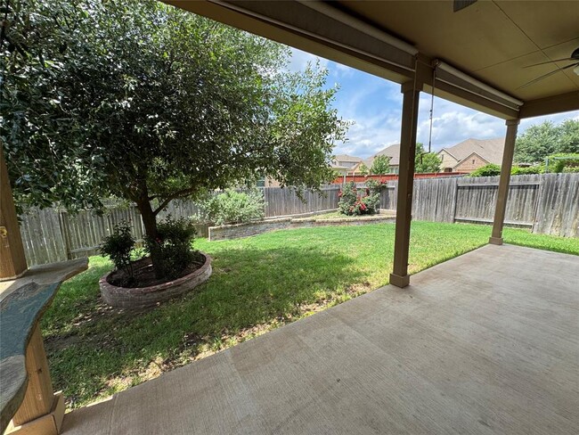Building Photo - 104 Lake Whitney Ct