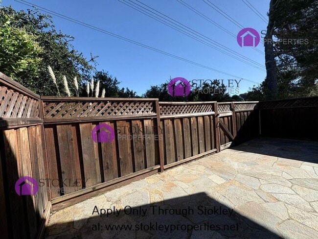 Building Photo - 323 Thistle Cir