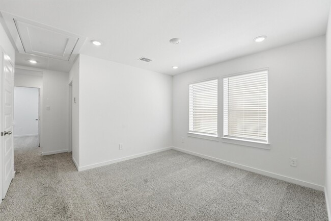 Building Photo - 963 Mansfield St
