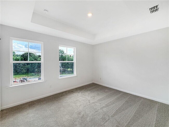 Building Photo - 2712 The Ln NE