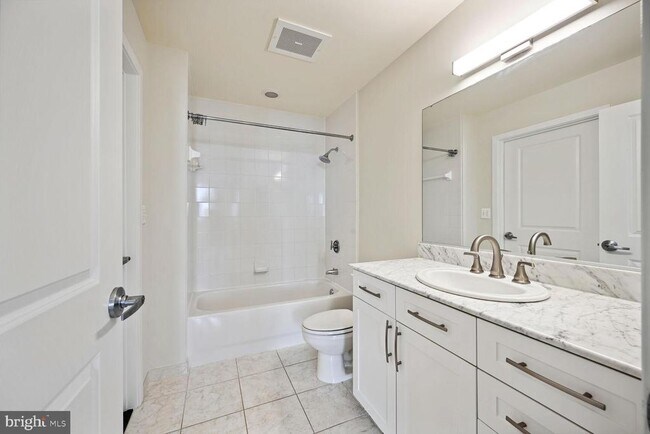 Building Photo - 4101 Albemarle St NW