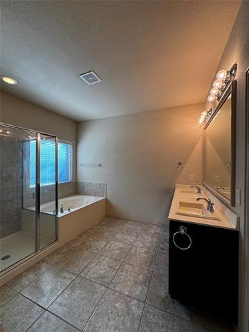 Building Photo - 2604 Triangle Leaf Dr