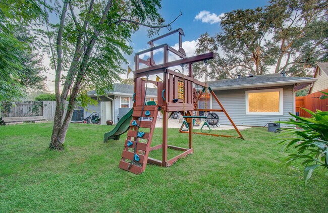 Building Photo - 11102 Hillcroft St