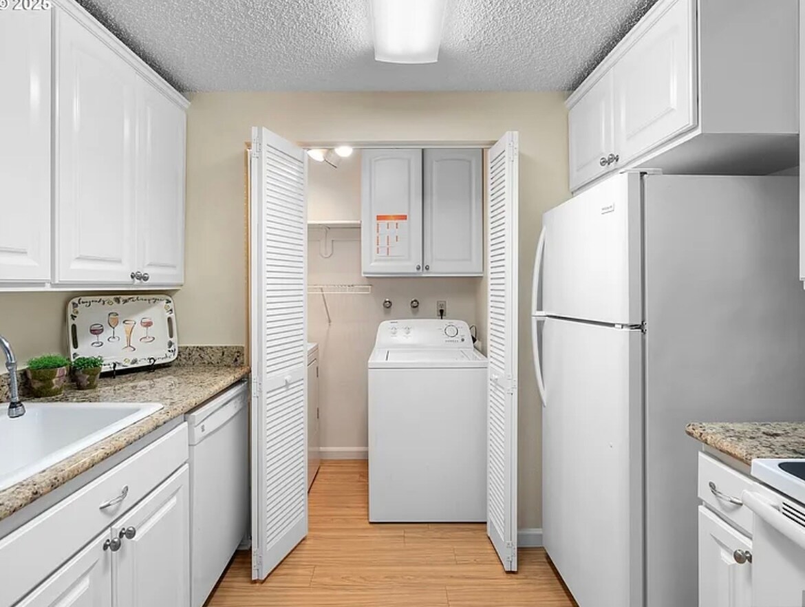 Building Photo - 7116 SW Murray Blvd