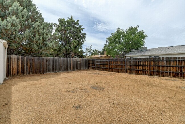 Building Photo - 6284 N Buckboard Dr