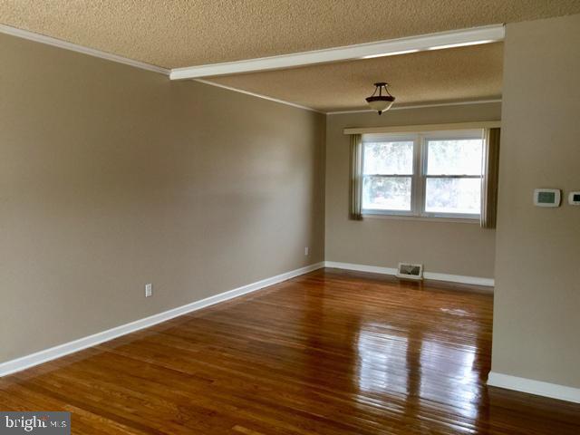 Building Photo - 2621 Darby Dr