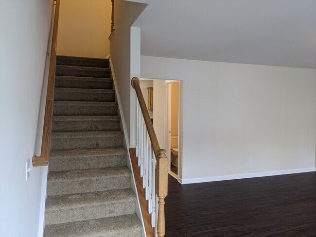 Building Photo - 3 Bedroom Townhouse for Rent in Waynesboro!