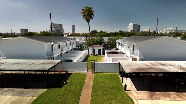 Building Photo - 5506 Beverly Hill St