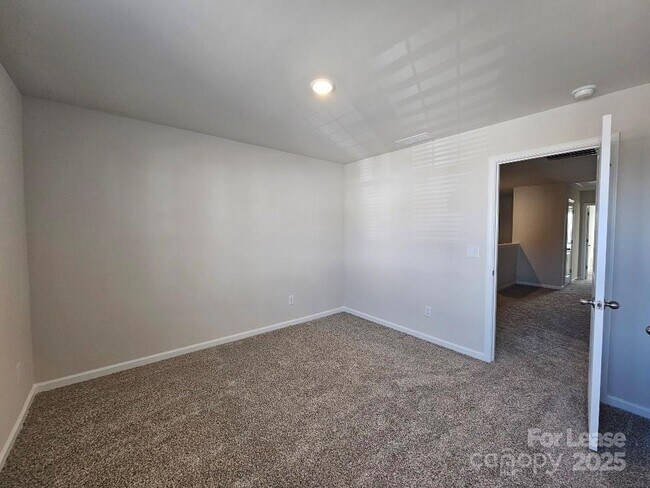 Building Photo - 5213 Brailey Cir