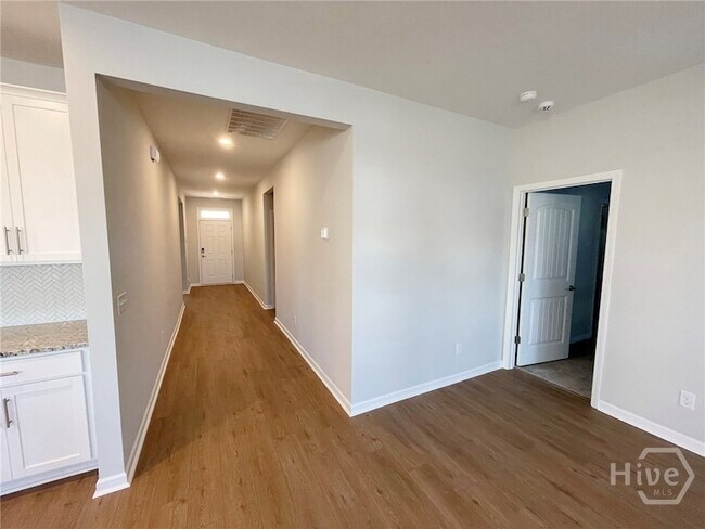 Building Photo - 750 Sessile Oak Dr