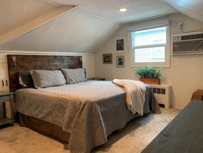 Building Photo - 53 Gale St