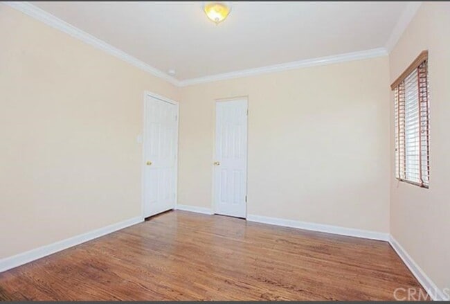 Building Photo - 1745 W 65th St