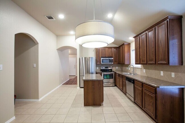 Building Photo - 709 Alder Dr