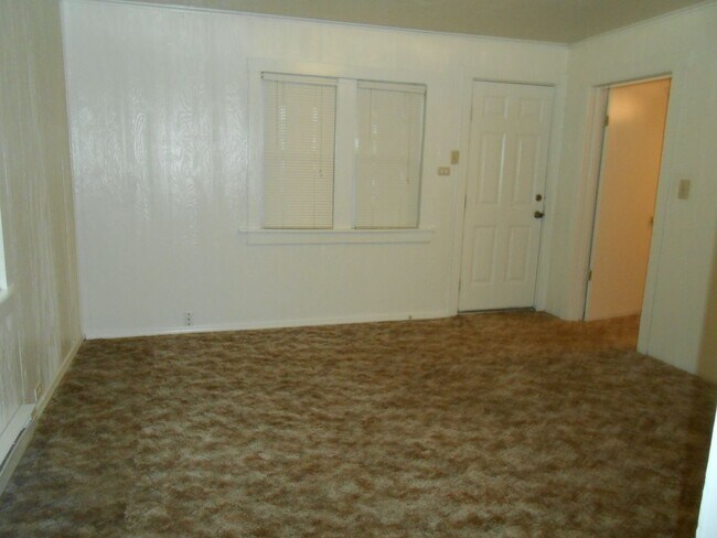 Building Photo - Cozy 2 bed and 1 bath in South Redding