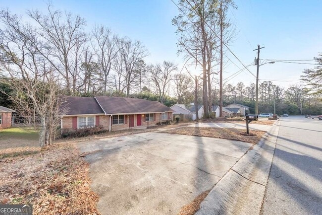 Building Photo - 245 Kimberly Way SW