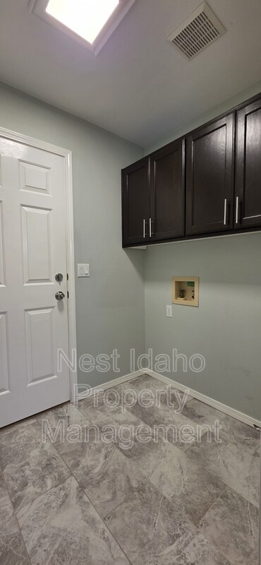 Building Photo - 1123 N Watson Way