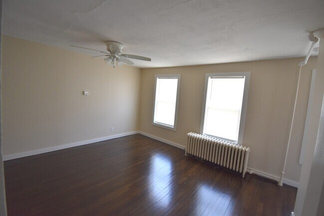 Building Photo - 272 Nahatan St