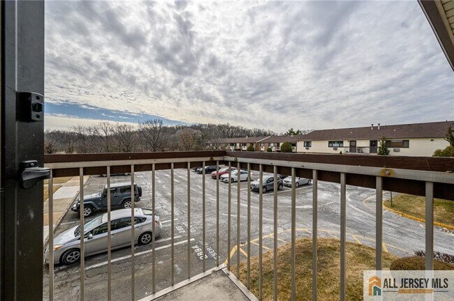 Building Photo - 628 Cricket Ln