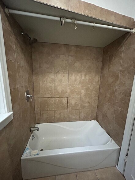 Building Photo - 3149 W 42nd Pl