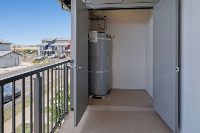 Building Photo - BRAND NEW 3 Bedroom Townhome in Hoopili | Split A/C | 2 Parking | $3,900/Month
