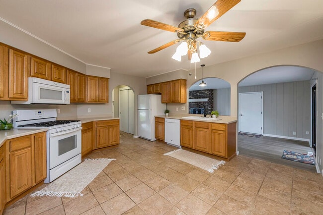 Building Photo - 8929 42 Ct