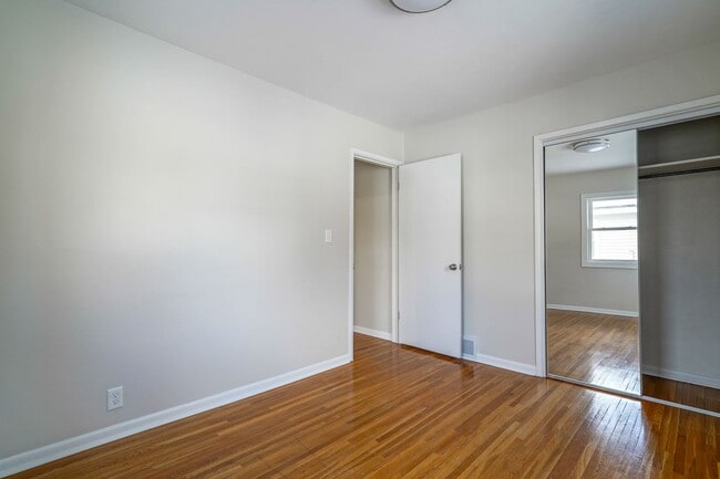 Building Photo - 1610 9th Ave N