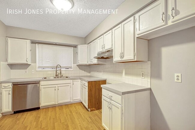 Building Photo - 3 Steinfeldt Rd