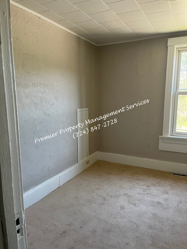 Building Photo - 2727 9th Ave