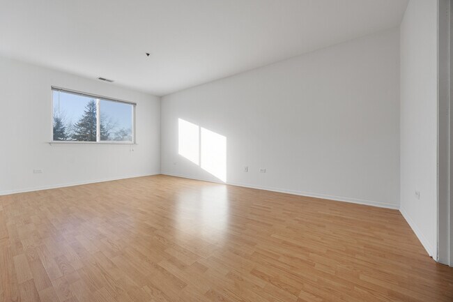 Building Photo - 881 N Swift Rd