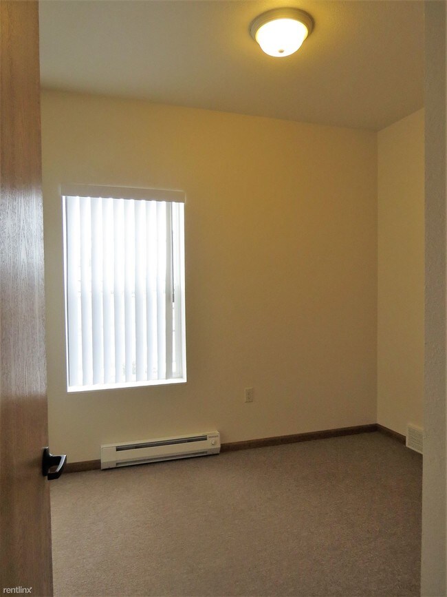 Building Photo - 2 br, 1 bath Apartment - River View Place