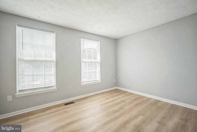Building Photo - 1613 Fieldthorn Dr