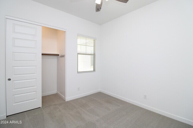 Building Photo - 259 E Sagittarius Pl